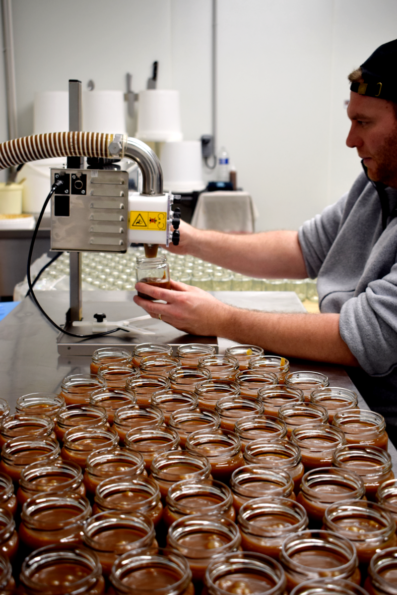 Florent avec la doseuse