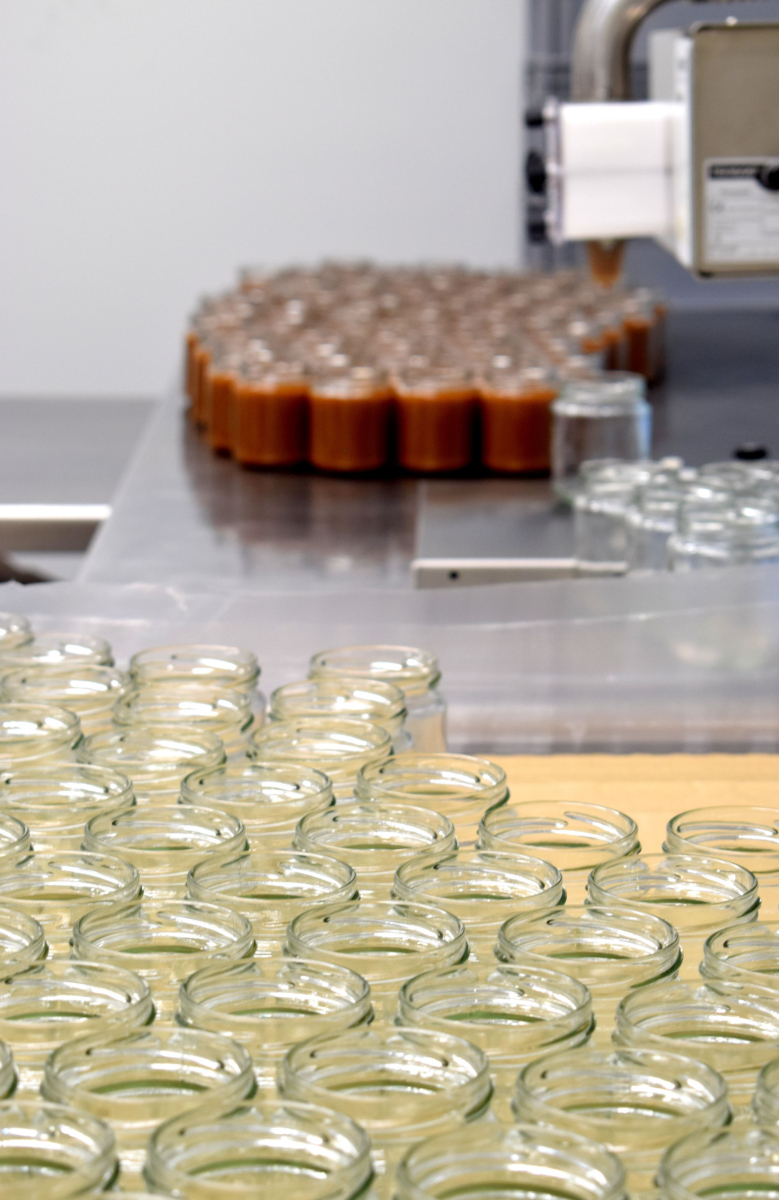 Pots vides et pleins cr�me de caramel